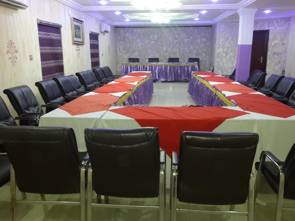 Grandvenice Hotel And Suites Port Harcourt Exterior photo